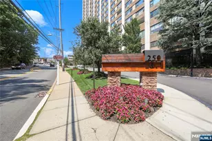 250 Gorge Road 29E, Cliffside Park, NJ 07010 - Photo 23