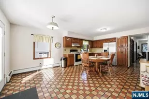 309 Erie Ave, Midland Park, NJ 07432 - Photo 15