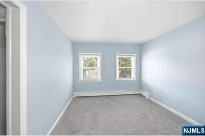 309 Erie Avenue, Midland Park, NJ 07432 - Photo 33