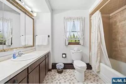 309 Erie Avenue, Midland Park, NJ 07432 - Photo 25