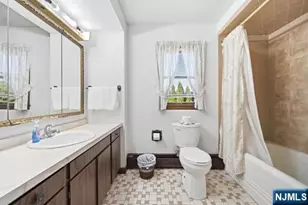 309 Erie Ave, Midland Park, NJ 07432 - Photo 25