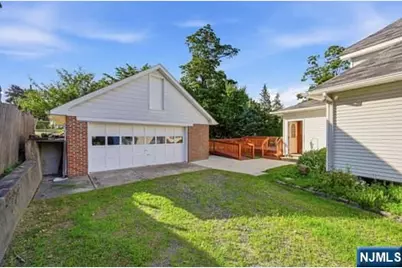 309 Erie Avenue, Midland Park, NJ 07432 - Photo 45