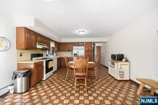 309 Erie Ave, Midland Park, NJ 07432 - Photo 19