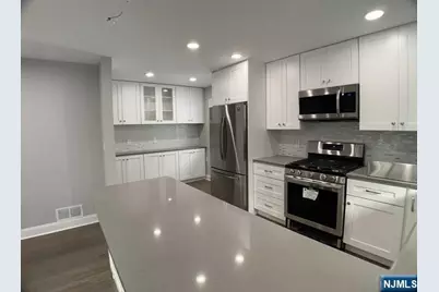1050 Harvard Place, Fort Lee, NJ 07024 - Photo 3