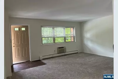 117 Treetop 61 #61, Bloomingdale, NJ 07403 - Photo 3