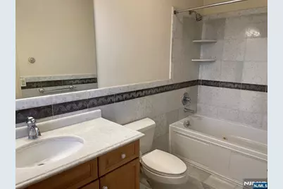236 Myrtle Avenue 236 #236, Fort Lee, NJ 07024 - Photo 13