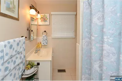 120 Corabelle Avenue, Lodi, NJ 07644 - Photo 33