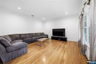 1 Concord Ct, Mahwah, NJ 07430 - Photo 9