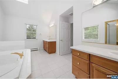 1 Concord Court, Mahwah, NJ 07430 - Photo 33