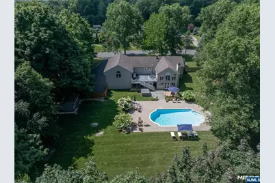 19 Robin Road, Mahwah, NJ 07430 - Photo 35