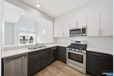 764 New Bridge Road 2H #2H, Teaneck Township, NJ 07666 - Photo 5