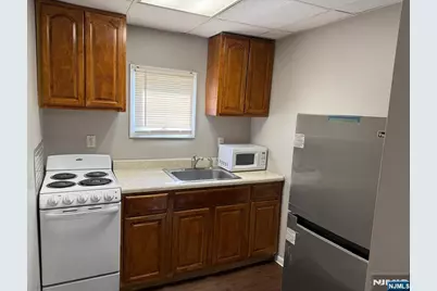 28 Union Street 3 #3, Montclair, NJ 07042 - Photo 1