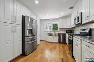 72 Sparrowbush Rd, Upper Saddle River, NJ 07458 - Photo 9