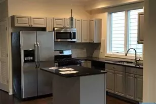 46 Blauvelt Pl, Hackensack, NJ 07601 - Photo 3