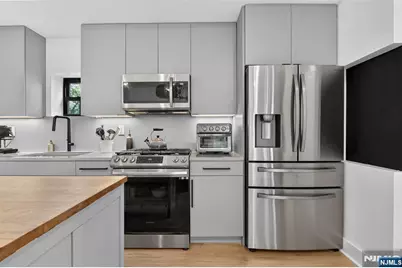 56 Reservoir Avenue 1 #1, Jersey City, NJ 07307 - Photo 5