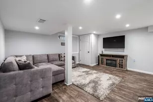 321 Thomas Ave, Lyndhurst Township, NJ 07071 - Photo 31