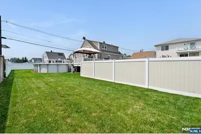 321 Thomas Avenue, Lyndhurst Township, NJ 07071 - Photo 37