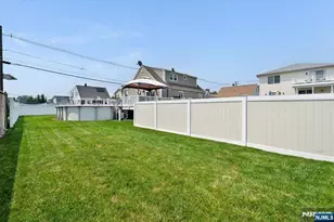 321 Thomas Ave, Lyndhurst Township, NJ 07071 - Photo 37