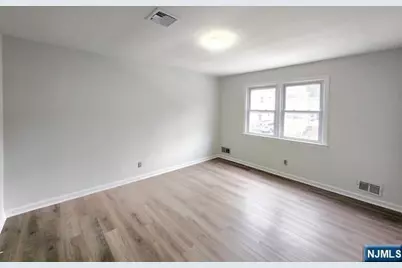 815 Fairview Lane 2nd Fl #2nd FL, Fort Lee, NJ 07024 - Photo 3