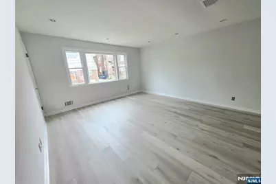 815 Fairview Lane 2nd Fl #2nd FL, Fort Lee, NJ 07024 - Photo 9