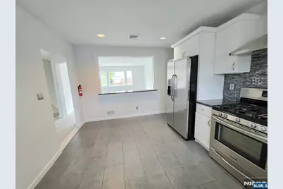 815 Fairview Lane 2nd Fl #2nd FL, Fort Lee, NJ 07024 - Photo 7