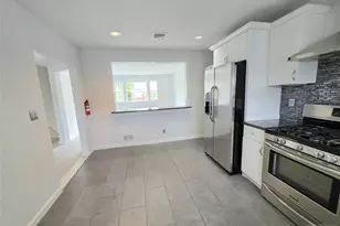 815 Fairview Ln 2nd Fl, Fort Lee, NJ 07024 - Photo 7