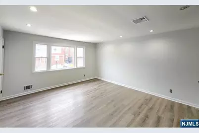 815 Fairview Lane 2nd Fl #2nd FL, Fort Lee, NJ 07024 - Photo 1