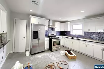 815 Fairview Lane 2nd Fl #2nd FL, Fort Lee, NJ 07024 - Photo 3