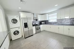 815 Fairview Ln 2nd Fl, Fort Lee, NJ 07024 - Photo 1