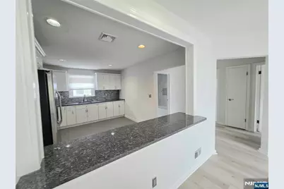 815 Fairview Lane 2nd Fl #2nd FL, Fort Lee, NJ 07024 - Photo 11