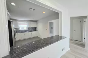815 Fairview Ln 2nd Fl, Fort Lee, NJ 07024 - Photo 11