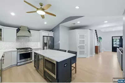 266 Wayne Avenue, River Edge, NJ 07661 - Photo 7