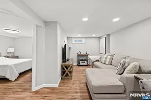 10 Dale Dr, Fairfield, NJ 07004 - Photo 29