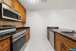 364 Palisade Ave 5B, Cliffside Park, NJ 07010 - Photo 11