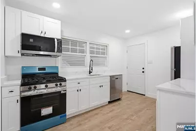 284 2nd Avenue, Newark, NJ 07107 - Photo 15