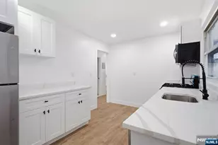 284 2nd Ave, Newark, NJ 07107 - Photo 17