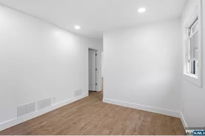 284 2nd Avenue, Newark, NJ 07107 - Photo 21