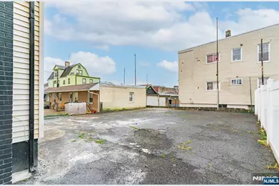 284 2nd Avenue, Newark, NJ 07107 - Photo 43