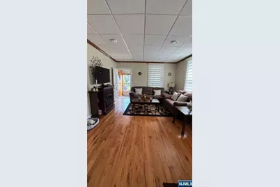 9 Guenther Place, Passaic, NJ 07055 - Photo 7