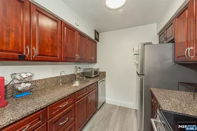 300 Main Street 301 #301, Little Falls Township, NJ 07424 - Photo 9