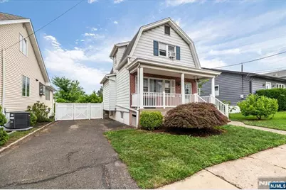 379 Kingsland Avenue, Lyndhurst Township, NJ 07071 - Photo 3