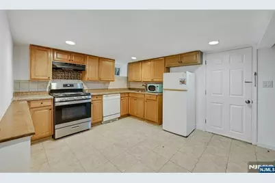8804 3rd Avenue, North Bergen, NJ 07047 - Photo 3