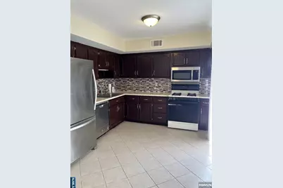 7-22 Cross Meadows, Fair Lawn, NJ 07410 - Photo 5