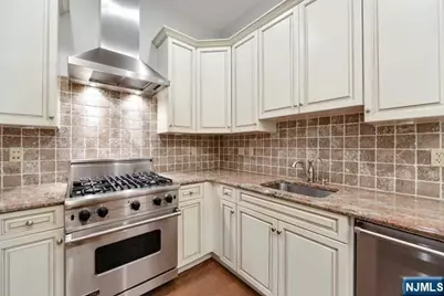 2315 The Plaza 2315 #2315, Tenafly, NJ 07670 - Photo 7