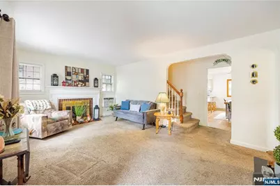 81 W Gouverneur Avenue, Rutherford, NJ 07070 - Photo 1