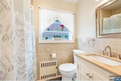81 W Gouverneur Avenue, Rutherford, NJ 07070 - Photo 9