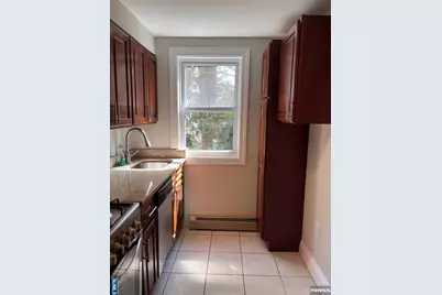 386 Lawton Avenue, Cliffside Park, NJ 07010 - Photo 9