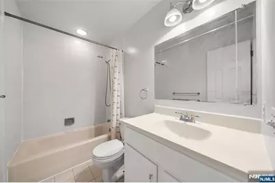 531 Windsor Drive 303 #303, Palisades Park, NJ 07650 - Photo 17