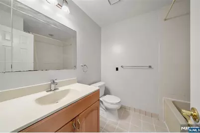 531 Windsor Drive 303 #303, Palisades Park, NJ 07650 - Photo 11