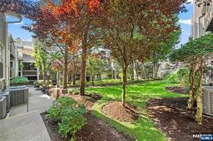 531 Windsor Dr, Palisades Park, NJ 07650 - Photo 19